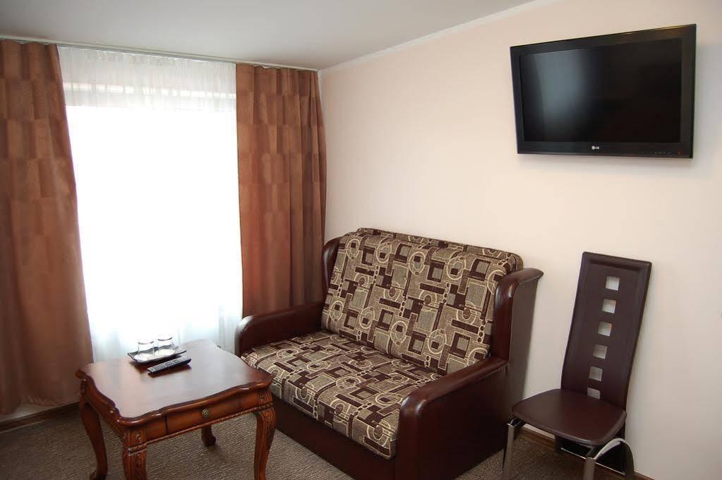 Aleksandri Hotel Tartu Extérieur photo