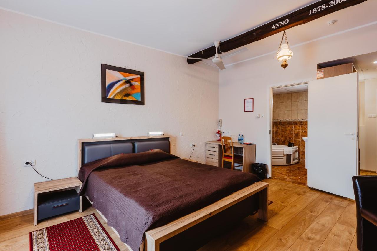 Aleksandri Hotel Tartu Extérieur photo