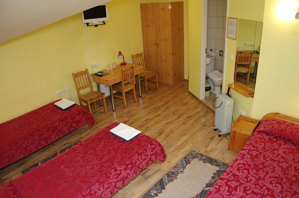 Aleksandri Hotel Tartu Extérieur photo