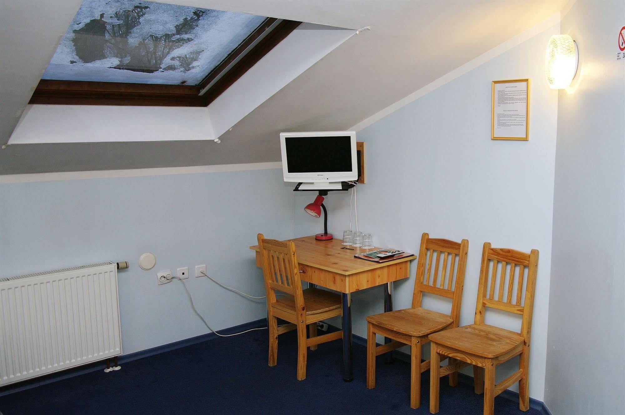 Aleksandri Hotel Tartu Extérieur photo